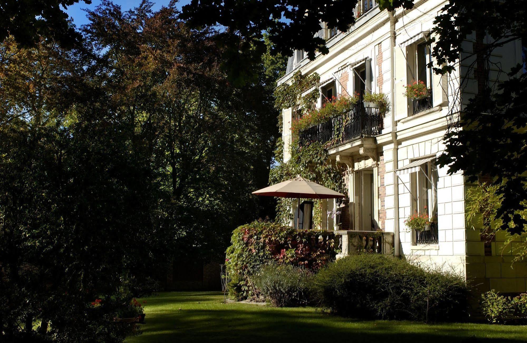 Villa Carioca Maisons-Laffitte Bagian luar foto